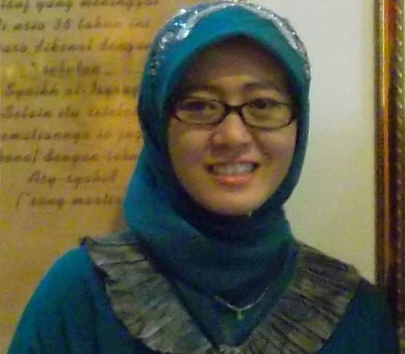 Foto_Ustadzah_Dr. Mauidlotun Nisa', M.Hum._cariustadz.id