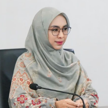 Dr. Hj. Oki Setiana Dewi, S.Hum., M.Pd.